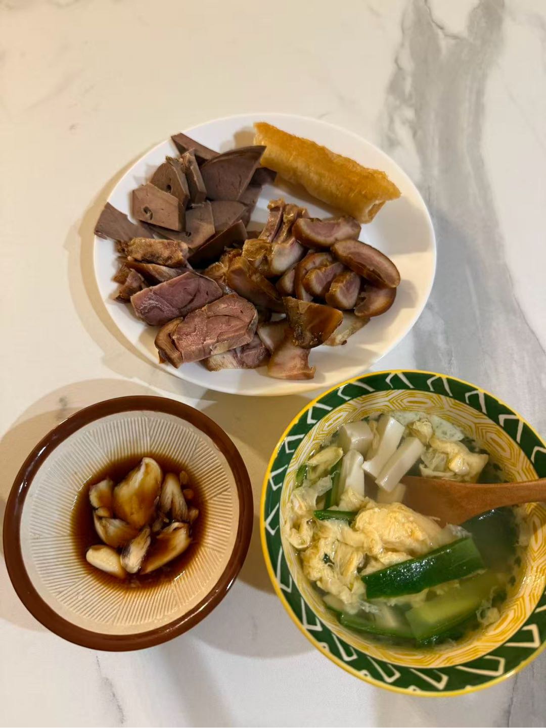 在日本也能吃上好吃又实惠的卤味,太满足了!